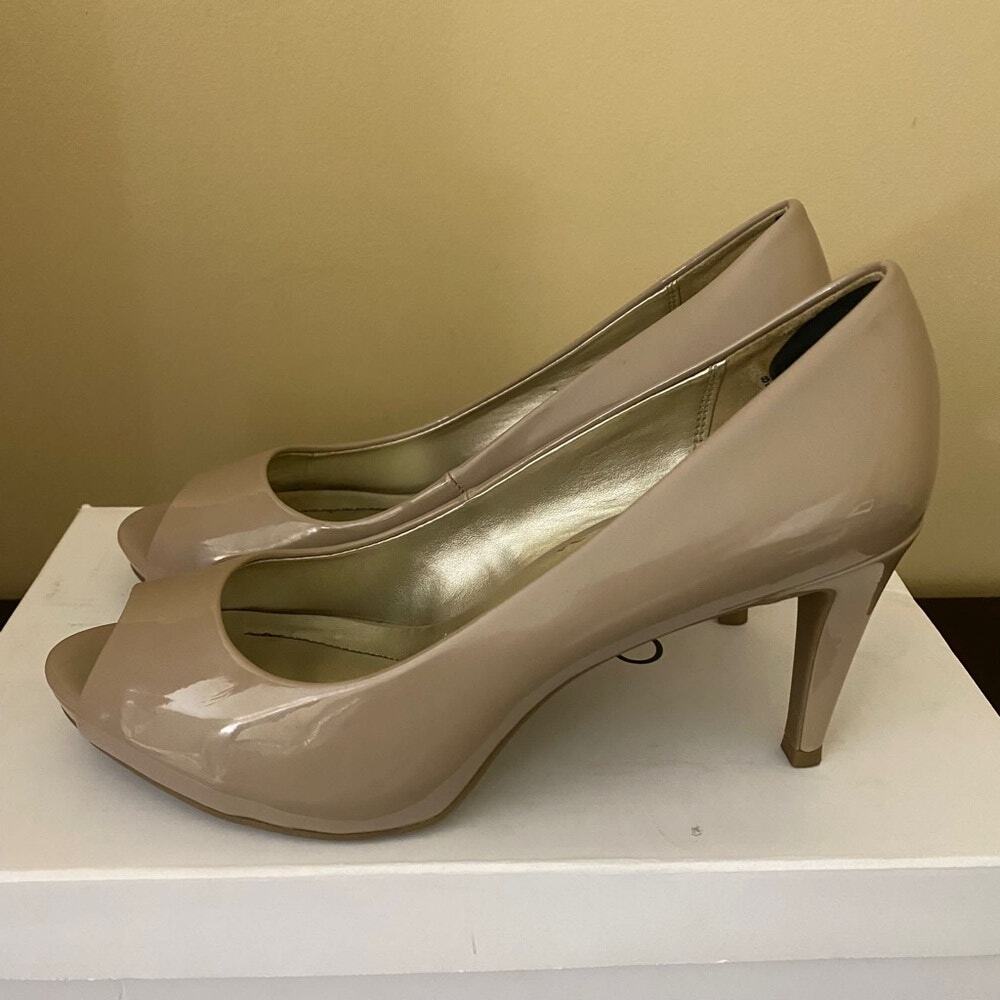 BANDOLINO Women's Rainaa Peep Toe Platform Stiletto Dress‎ Pumps